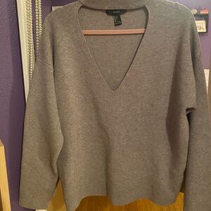 Forever 21 Women’s Light Gray V-Neck Sweater
